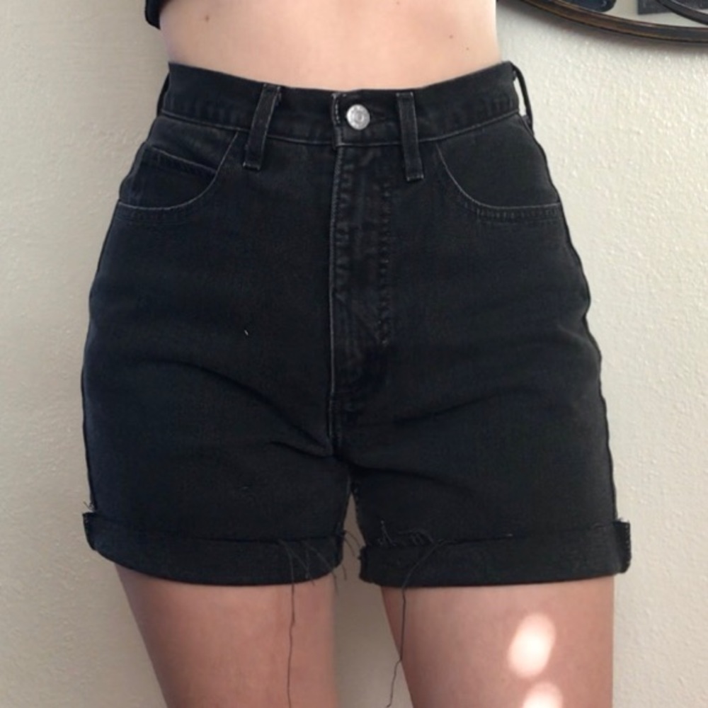 Vintage black Guess bermuda shorts